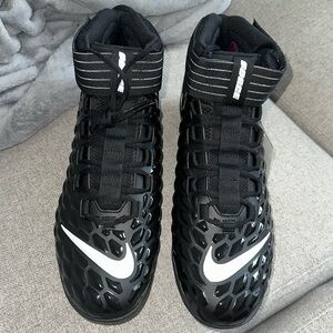 Football cleats Force Savage Pro D